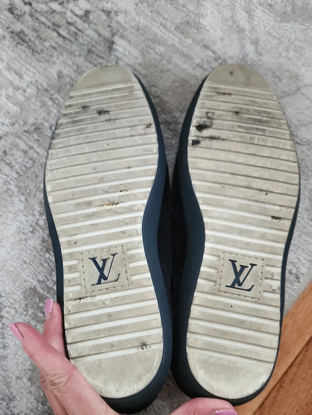 Mens Louis Vuitton Suede Dress Shoes, Size LV 9. US 10